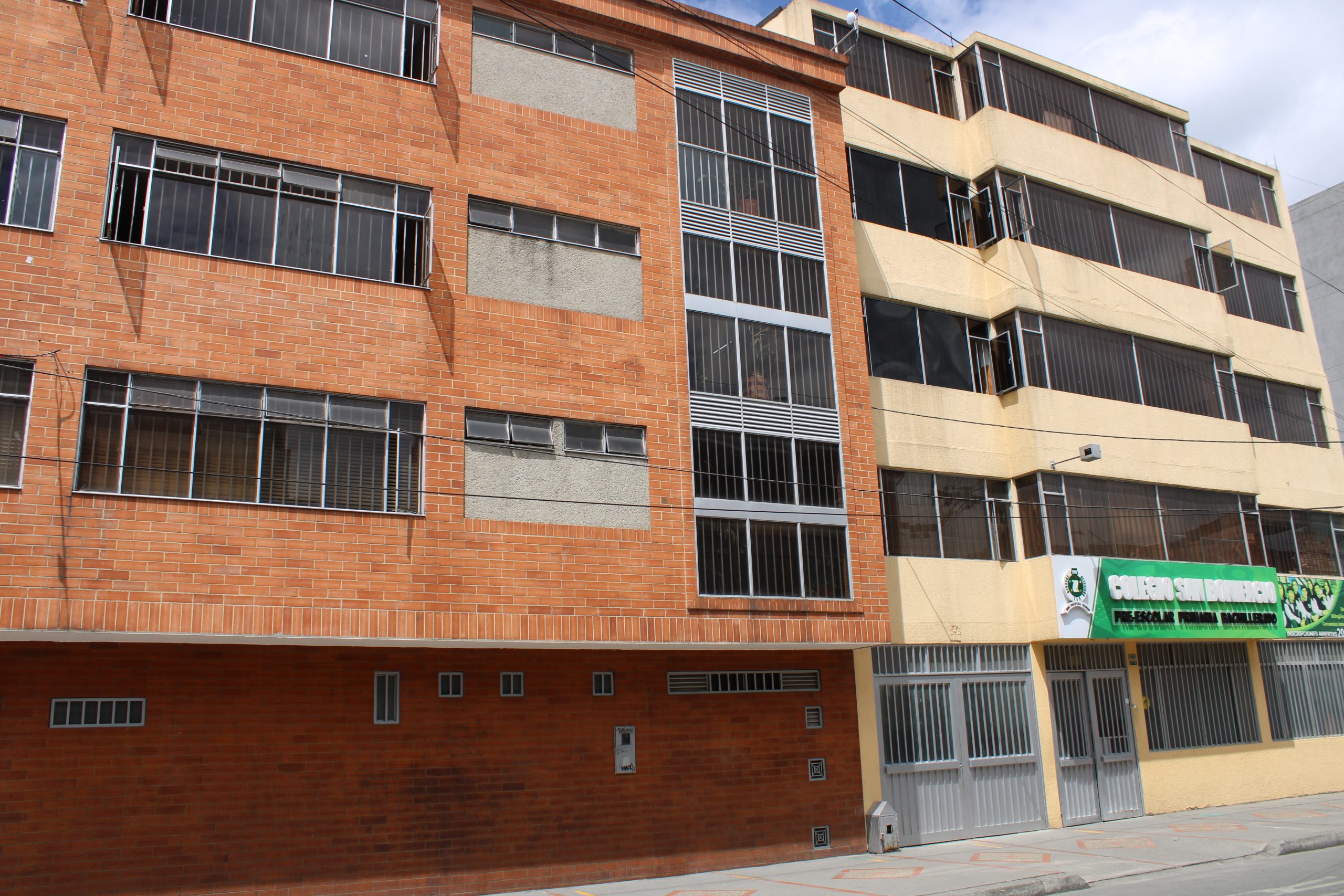 Colegio patio bonito