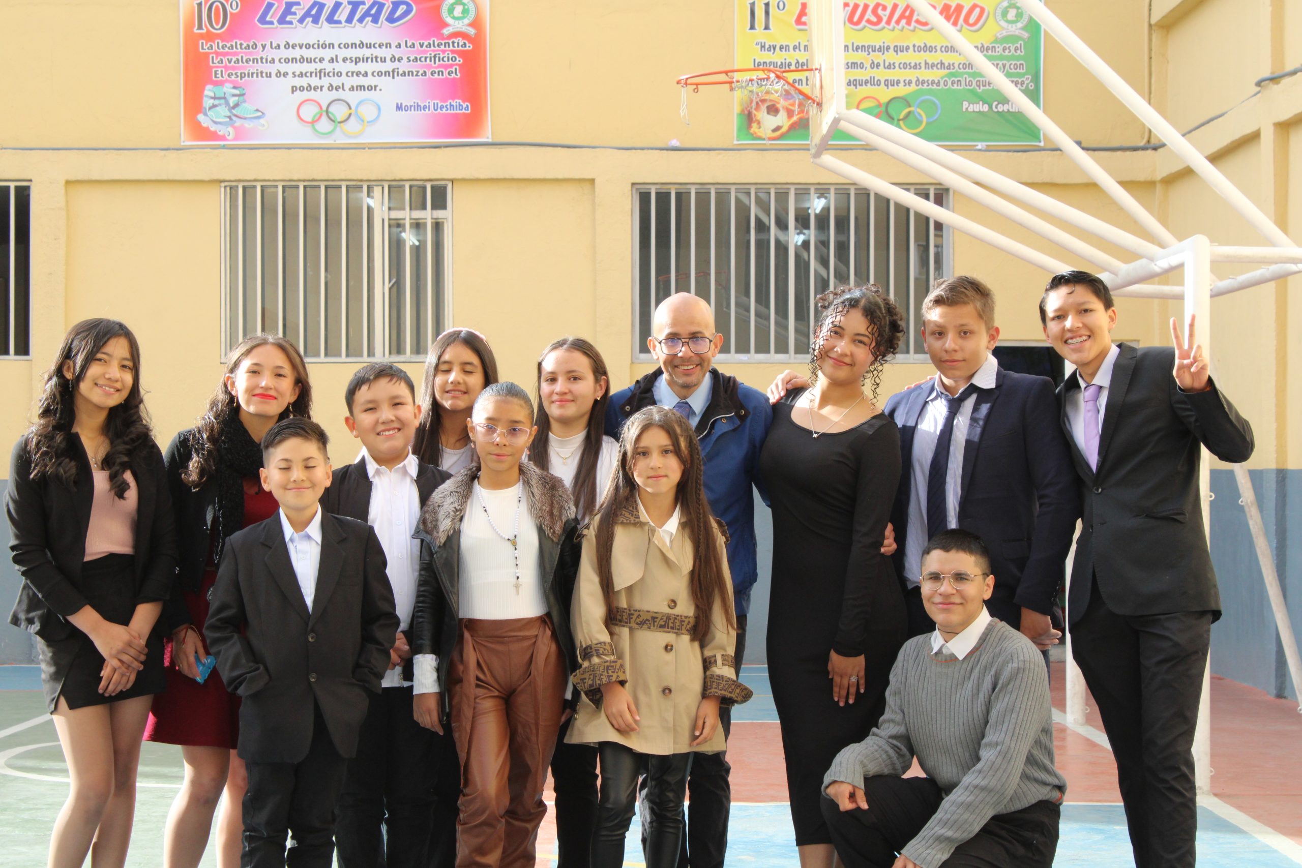 colegio ciudad patio bonito